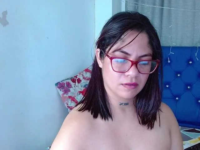 horny-cougar Image 5